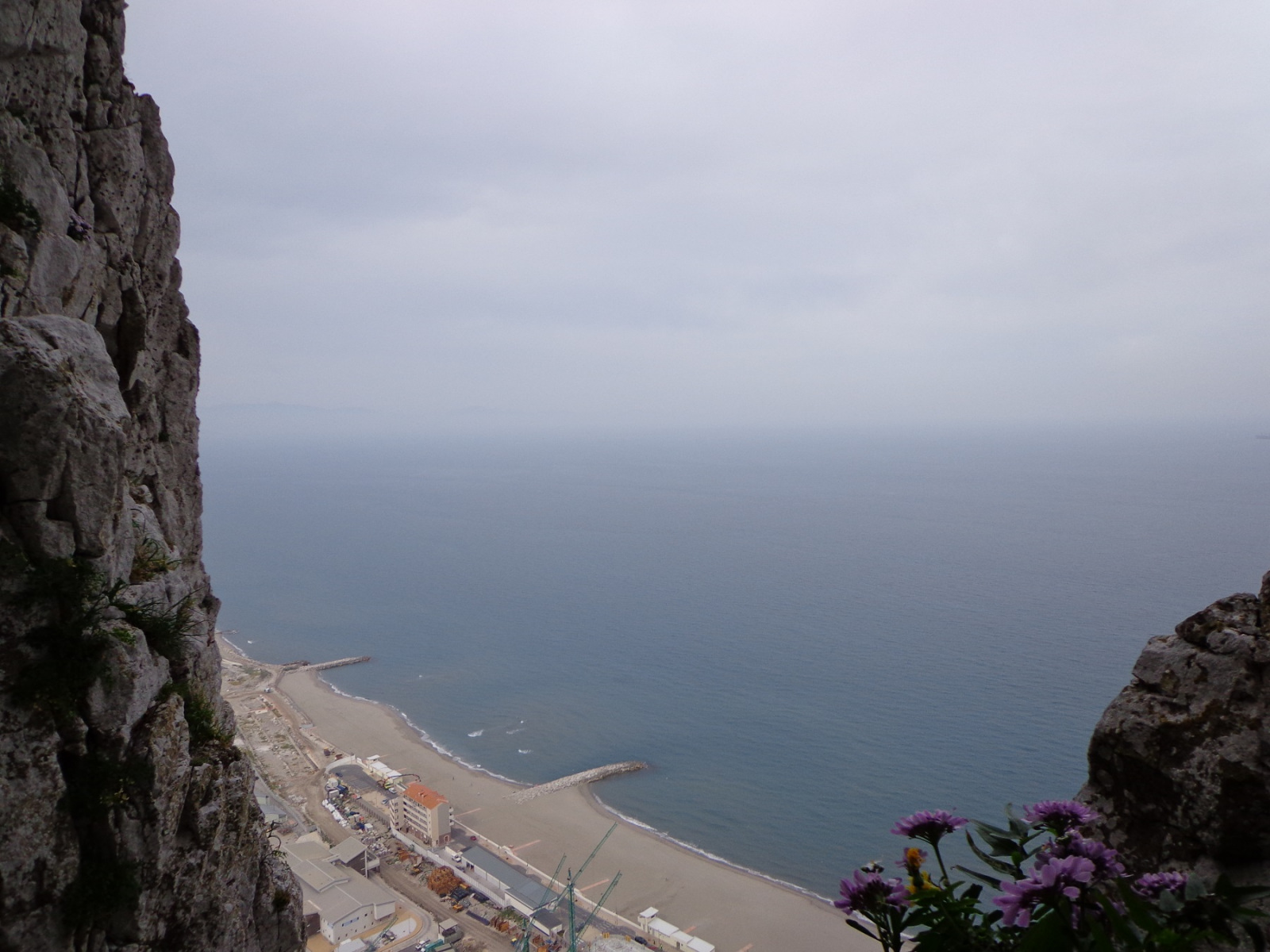 Widok-ze-skal-Gibraltaru